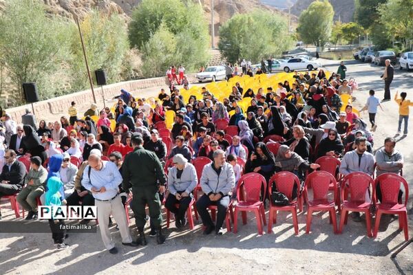 برگزاری همایش بزرگ پیاده‌روی خانوادگی در شهرستان‌فیروزکوه