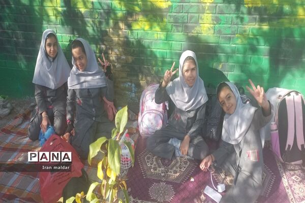 اردوی درون مدرسه ای به‌مناسبت روز جهانی کودک در دبستان لطیفه ناحیه ۷