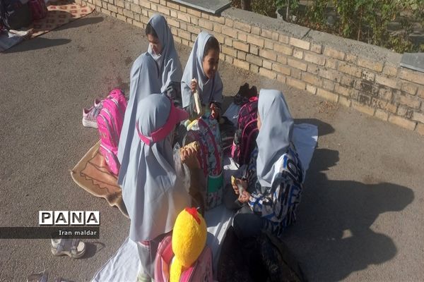 اردوی درون مدرسه ای به‌مناسبت روز جهانی کودک در دبستان لطیفه ناحیه ۷