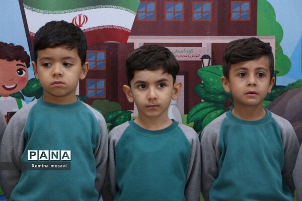 زنگ غنچه‌ها در تبریز
