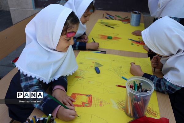 زنگ غنچه‌ها در تبریز