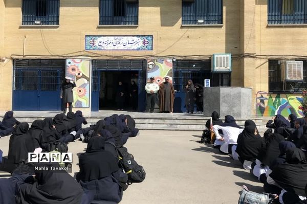 گرامیداشت هفته نیروی انتظامی در هنرستان فنی و حرفه‌ای بدیع