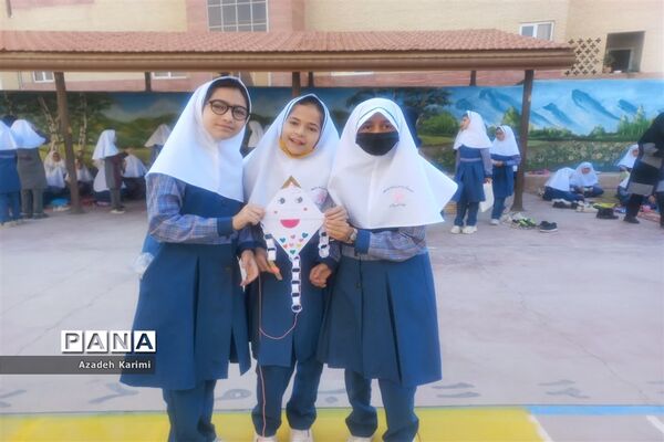 روز جهانی کودک و ساخت بادبادک آرزوها در دبستان شاهد نیک‌اندیشان ناحیه یک