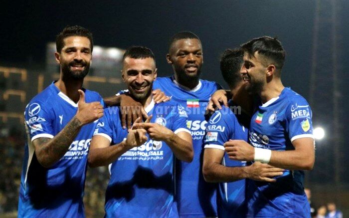 ‌دفاع و هافبک استقلال نیاز به ترمیم دارد