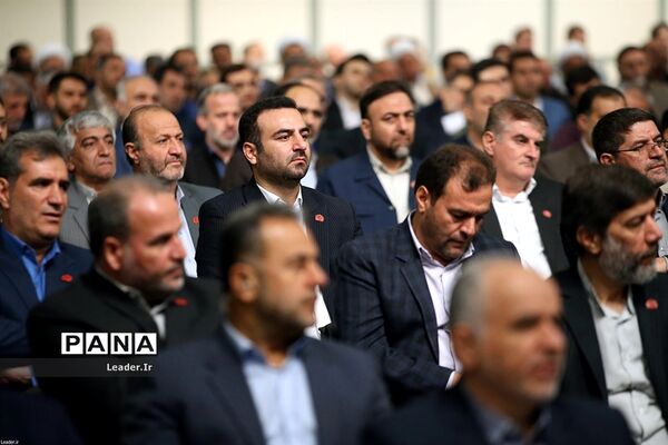 دیدار دست‌اندرکاران کنگره ملی شهدای همدان با مقام معظم رهبری