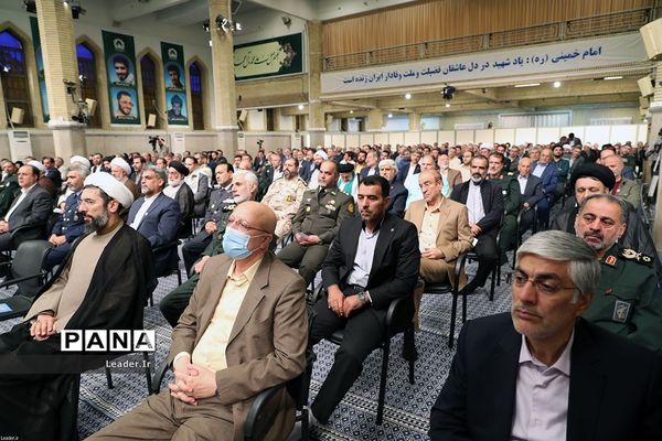 دیدار دست‌اندرکاران کنگره ملی شهدای همدان با مقام معظم رهبری