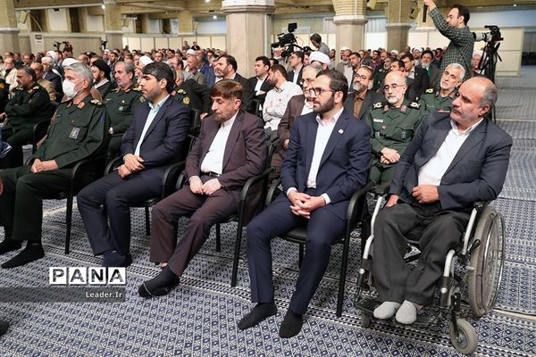 دیدار دست‌اندرکاران کنگره ملی شهدای همدان با مقام معظم رهبری