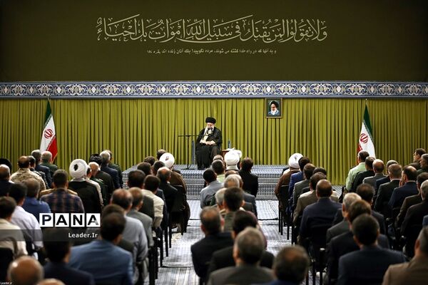 دیدار دست‌اندرکاران کنگره ملی شهدای همدان با مقام معظم رهبری