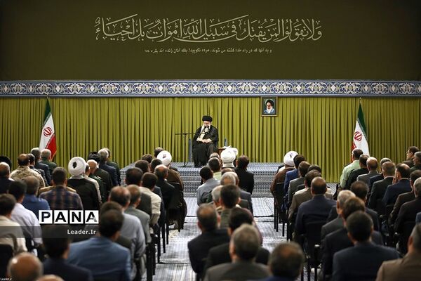 دیدار دست‌اندرکاران کنگره ملی شهدای همدان با مقام معظم رهبری