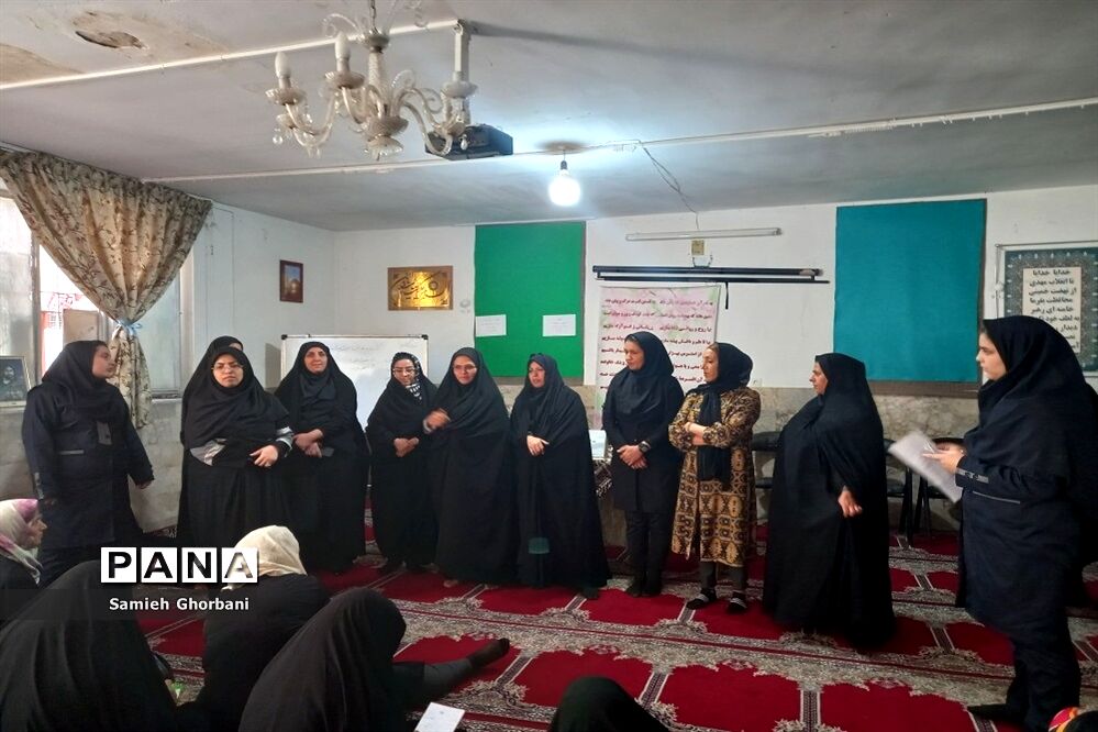 برگزاری جلسه انجمن اولیا و مربیان و آموزش خانواده در آموزشگاه امام علی(ع) ناحیه ۵ مشهد