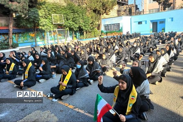 نواختن زنگ حمایت از مردم فلسطین در مدرسه شهید بهرامی رباط کریم