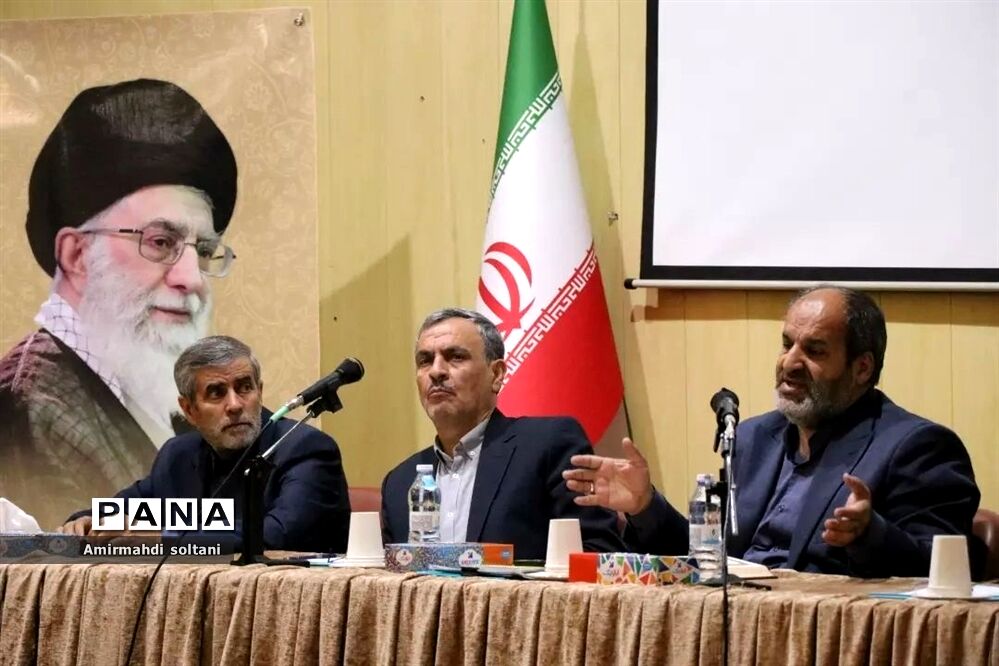 نشست فصلی دهیاران خسروشاه و باسمنج با مدیران استان آذربایجان شرقی