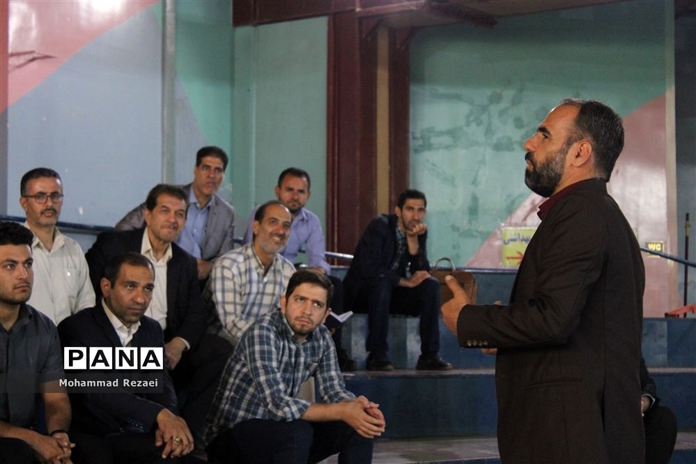 جلسه معاونان پرورشی و مربیان تربیتی مدارس منطقه ۱۶