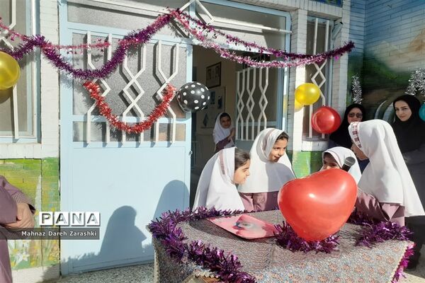 جشن روز جهانی کودک در آموزشگاه حاج یدالله پسران ناحیه یک یزد