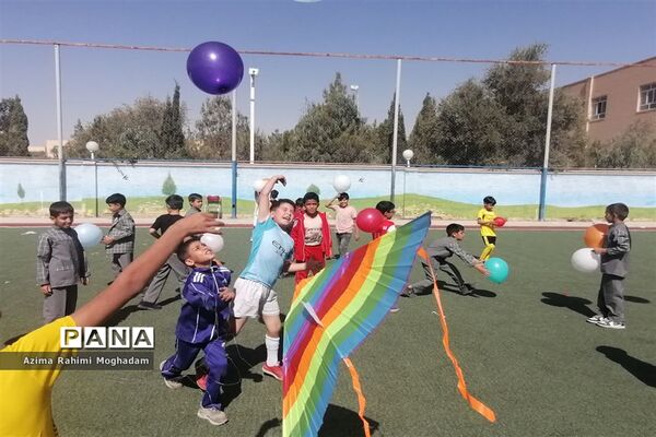 جشن روز جهانی کودک در آموزشگاه پسرانه حافظ یک ناحیه یک