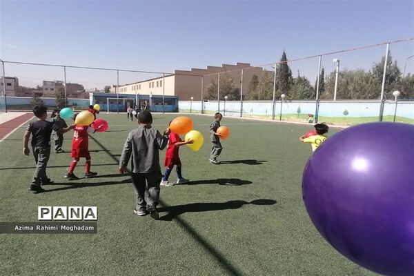 جشن روز جهانی کودک در آموزشگاه پسرانه حافظ یک ناحیه یک