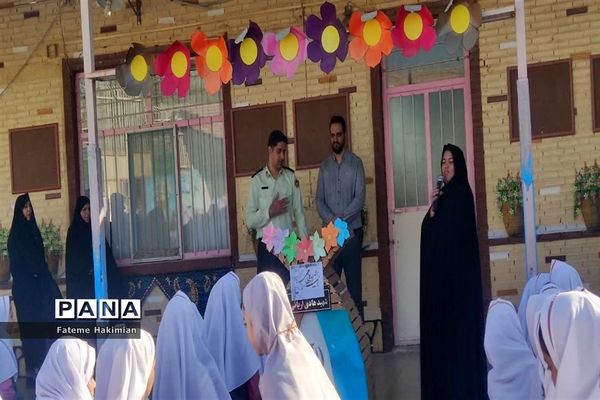 صبحگاه انتظامی در آموزشگاه شهید هادی آریایی ناحیه یک