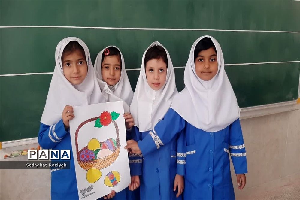 جشنواره تخم مرغ آرایی در مدرسه عصمت وکیلی احمدآباد