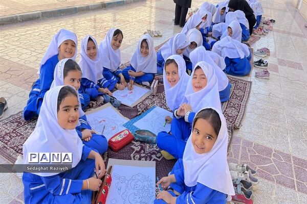 جشنواره تخم مرغ آرایی در مدرسه عصمت وکیلی احمدآباد
