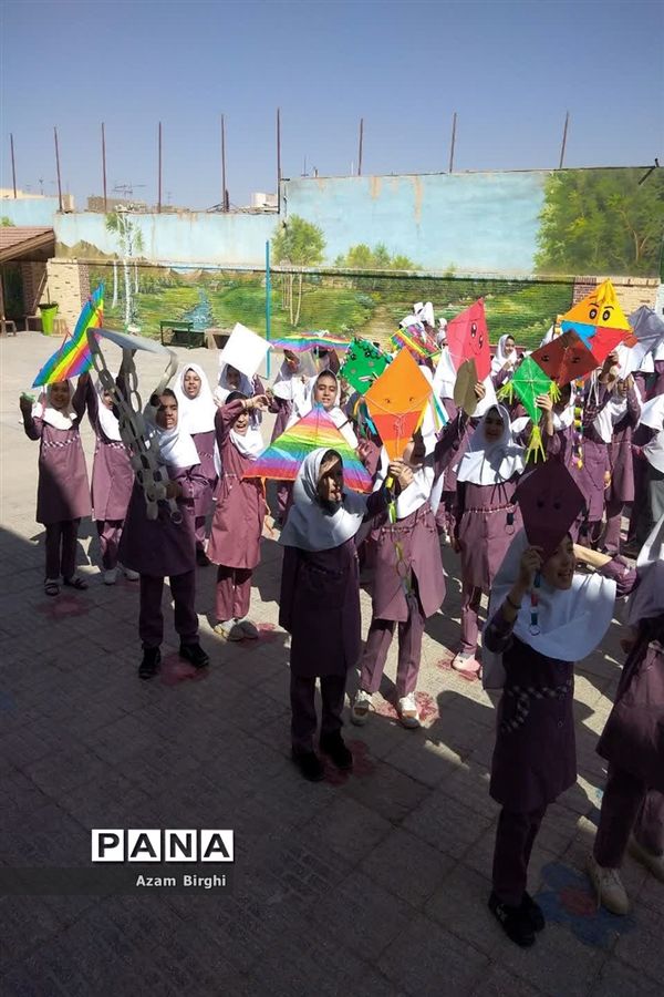 روز جهانی کودک در دبستان سمیه ناحیه یک