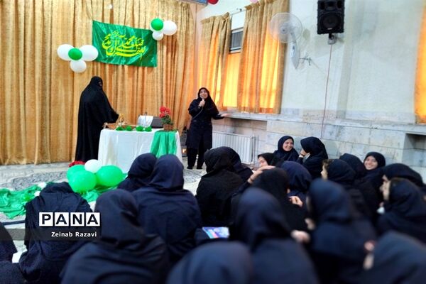 جشن میلاد پیامبر اکرم(ص) و امام جعفر صادق(ع) در دبیرستان شهیده حسنی سعدی