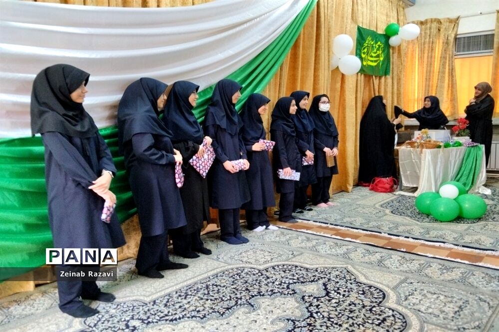 جشن میلاد پیامبر اکرم(ص) و امام جعفر صادق(ع) در دبیرستان شهیده حسنی سعدی