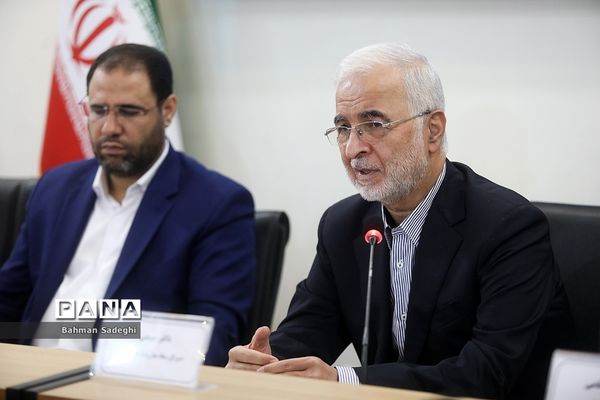 نشست مدیران ستاد  مبارزه با مواد مخدربا حضور وزیر آموزش و پرورش