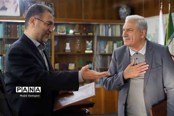 آیین امضای تفاهم‌نامه بین جمعیت مبارزه با استعمال دخانیات ایرانیان و اداره‌کل آموزش و پرورش شهر تهران