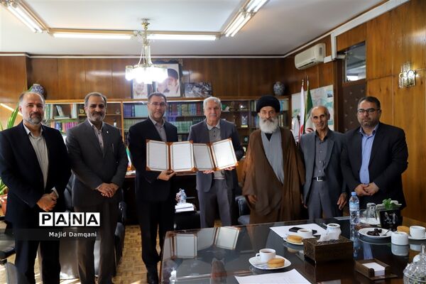 آیین امضای تفاهم‌نامه بین جمعیت مبارزه با استعمال دخانیات ایرانیان و اداره‌کل آموزش و پرورش شهر تهران
