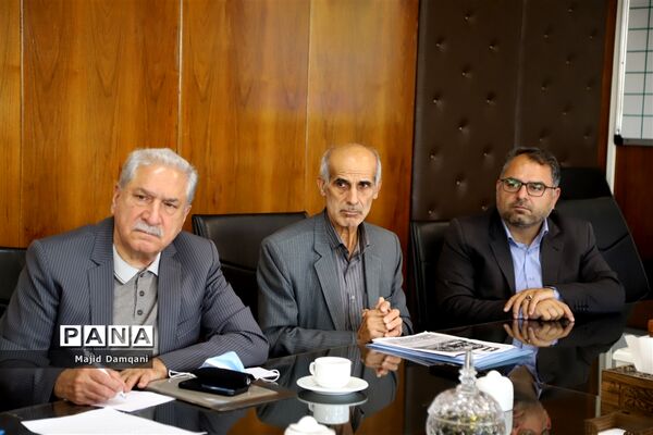 آیین امضای تفاهم‌نامه بین جمعیت مبارزه با استعمال دخانیات ایرانیان و اداره‌کل آموزش و پرورش شهر تهران