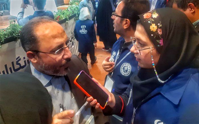 راه برای شما خبرنگاران در رسانه باز می‌شود