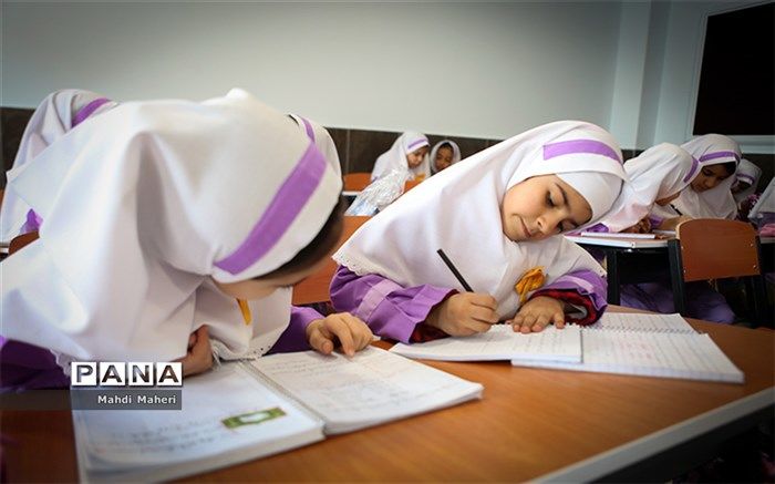 احیای نقش تربیتی کادر مدرسه از سیاست‌های اجرای برنامه فراگیر پرورشی است