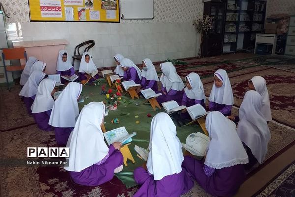 محفل انس با قرآن در دبستان حضرت رقیه (س) ناحیه یک