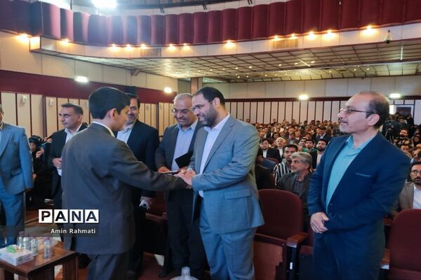نشست وزیر آموزش و پرورش با فرهنگیان استان فارس