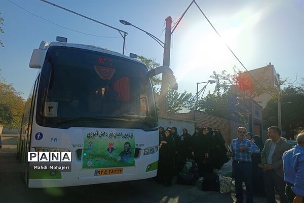 مراسم اعزام ۲۰۰ دانش‌آموز دختر به راهیان نور غرب کشور