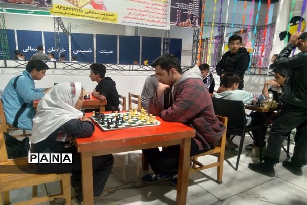 بازدید عموم مردم از نمایشگاه کانون پرورش فکری کودکان و نوجوانان  شهرستان بجنورد