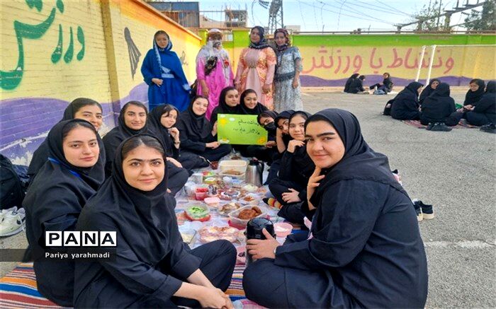 برگزاری یک‌ روز مفرح و شاد با صبحانه‌ سلامت در مدرسه یادگارامام (ره) شهرستان ورامین