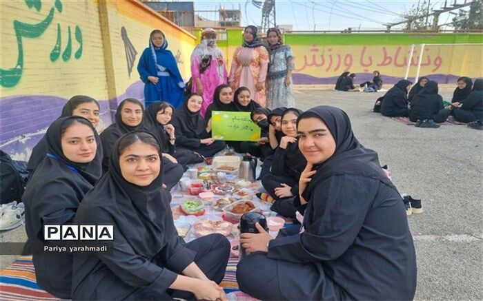 برگزاری یک‌ روز مفرح و شاد با صبحانه‌ سلامت در مدرسه یادگارامام (ره) شهرستان ورامین