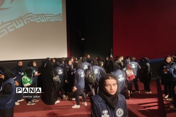 بازدید دانش آموز خبرنگاران استان فارس از موزه  سینما در اولین روز از اردوی ملی آموزش خبرنگاران پانا