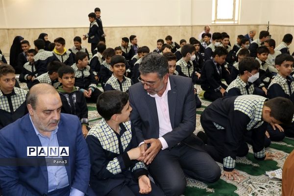 اجرای طرح نور چشم در آموزش و پرورش منطقه ۳