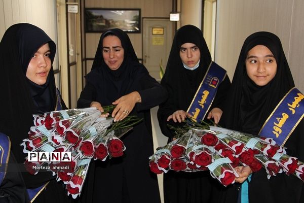 تقدیر از اعضای کمیته فوریت‌های روانی اجتماعی توسط همیاران مشاور در آموزش و پرورش شهرستان‌های تهران