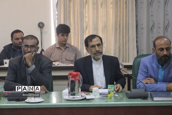 جلسه هم‌اندیشی نخبگان علمی و ورزشی و تقدیر از موکب‌داران شهرستان بوشهر