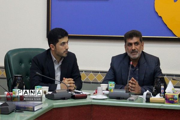 جلسه هم‌اندیشی نخبگان علمی و ورزشی و تقدیر از موکب‌داران شهرستان بوشهر