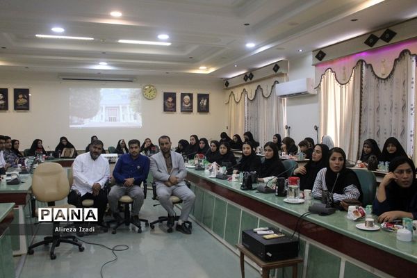 جلسه هم‌اندیشی نخبگان علمی و ورزشی و تقدیر از موکب‌داران شهرستان بوشهر