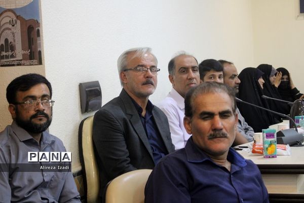 جلسه هم‌اندیشی نخبگان علمی و ورزشی و تقدیر از موکب‌داران شهرستان بوشهر