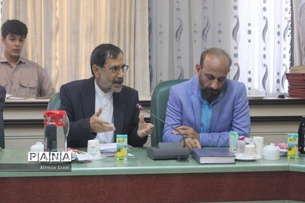 جلسه هم‌اندیشی نخبگان علمی و ورزشی و تقدیر از موکب‌داران شهرستان بوشهر