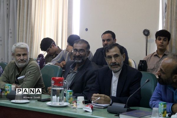 جلسه هم‌اندیشی نخبگان علمی و ورزشی و تقدیر از موکب‌داران شهرستان بوشهر