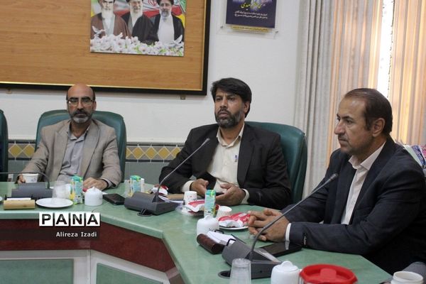 جلسه هم‌اندیشی نخبگان علمی و ورزشی و تقدیر از موکب‌داران شهرستان بوشهر