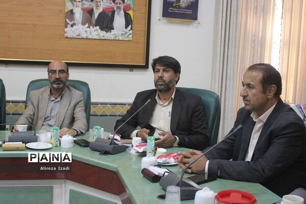 جلسه هم‌اندیشی نخبگان علمی و ورزشی و تقدیر از موکب‌داران شهرستان بوشهر