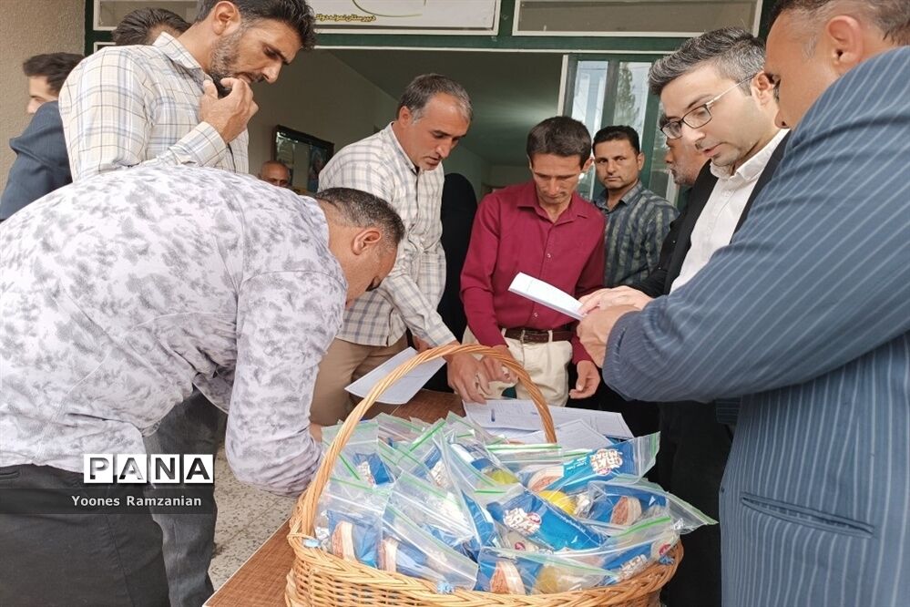 برگزاری جلسه انجمن اولیا و مربیان دبیرستان نمونه دولتی مرتضوی خلیل‌آباد